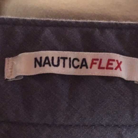 Nautica 8.5 in Flat Front Deck Shorts - Picture 2 of 3